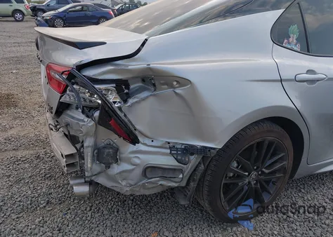 2022 Toyota Camry Xse Awd z USA, uszkodzony, nr VIN 4T1K61BK3NU059339